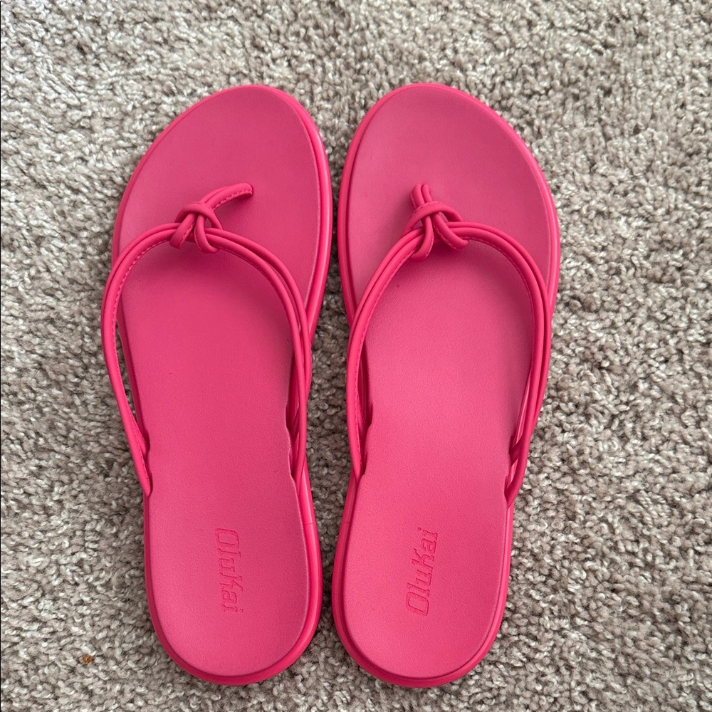 OluKai Women's Vibrant Pink Sandals 9